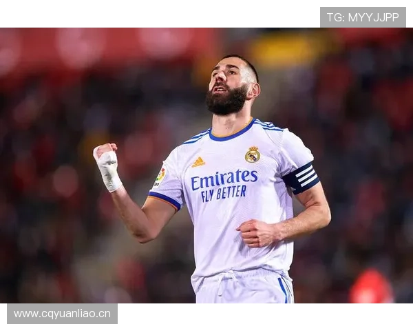 本泽马伪9号角色如何重塑现代中锋定义