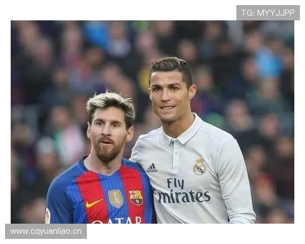 维尼修斯与梅西、C罗的球王差距解析：巅峰期数据与荣誉对比