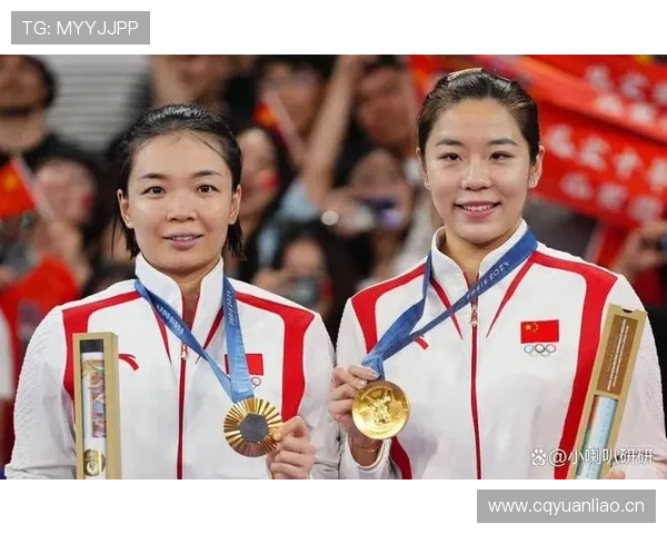 贾一凡这生活也太反差了吧，训练馆里一板一眼，私下却像个彻头彻尾的派对狂人